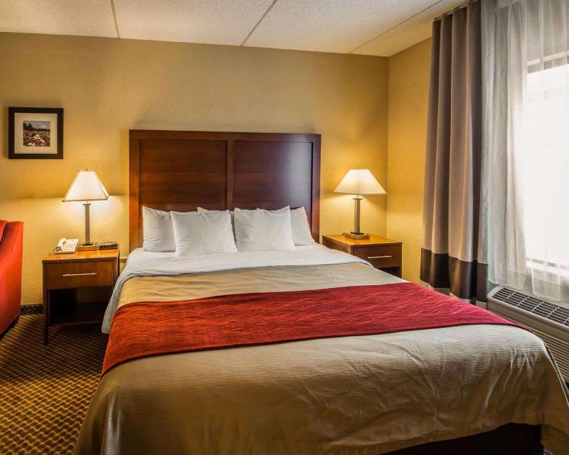Comfort Inn & Suites Morganton image