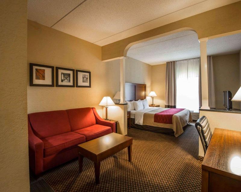 Comfort Inn & Suites Morganton image