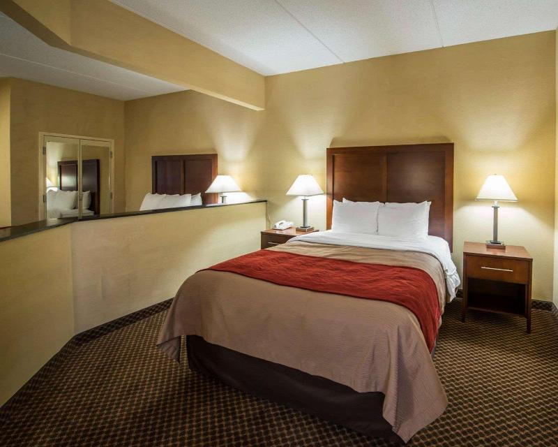 Comfort Inn & Suites Morganton image