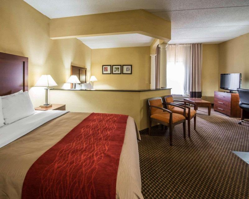 Comfort Inn & Suites Morganton image