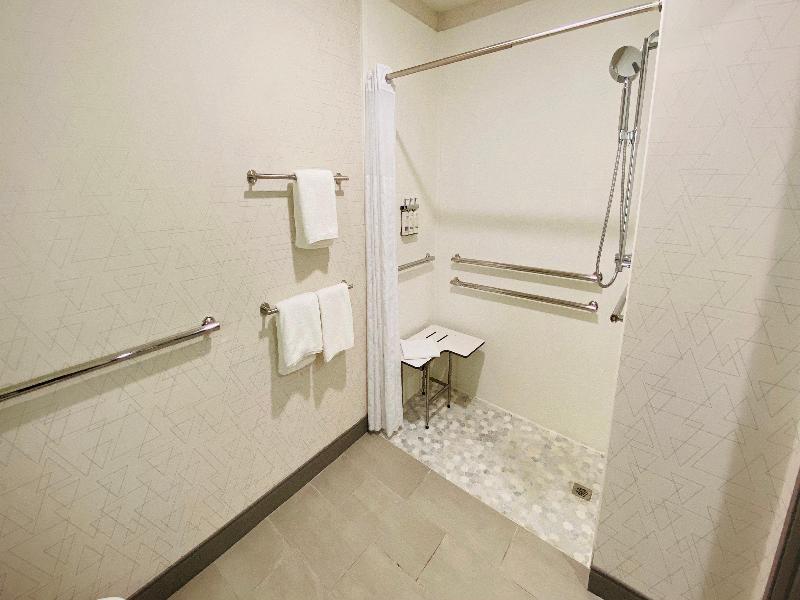 Holiday Inn Express Bluffton Inn & Suites by IHG image