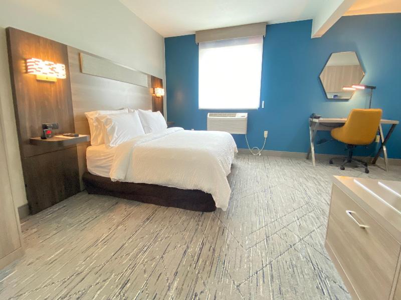 Holiday Inn Express Bluffton Inn & Suites by IHG image