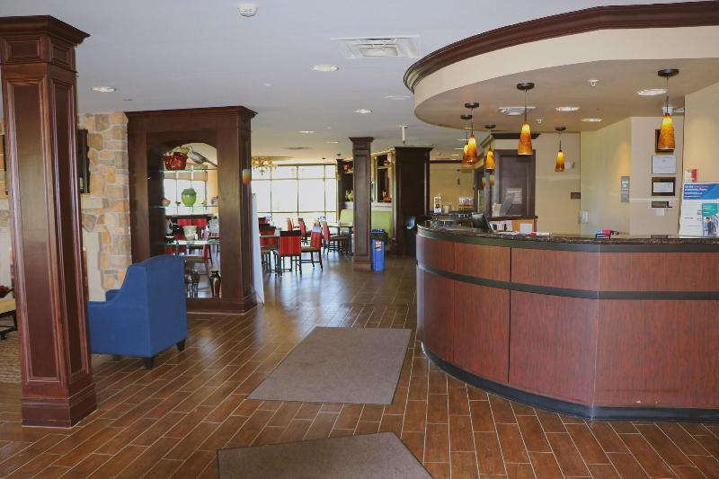 Comfort Suites Edinboro image