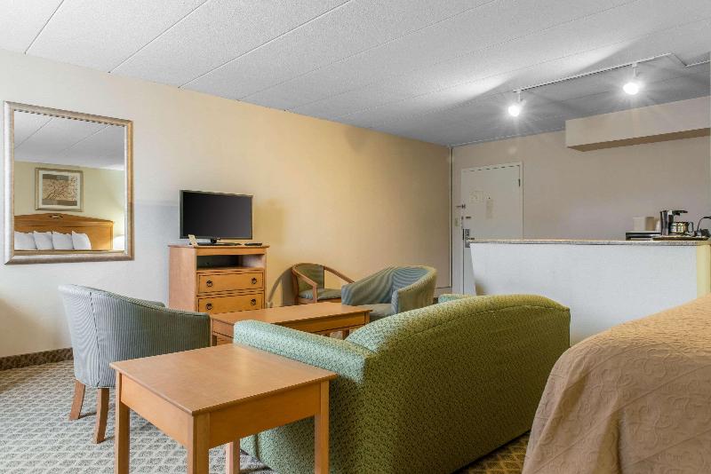 Quality Inn & Suites Fairview image