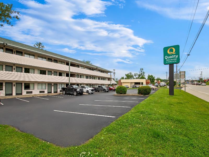 Quality Inn & Suites Gibsonia - Pittsburgh North image