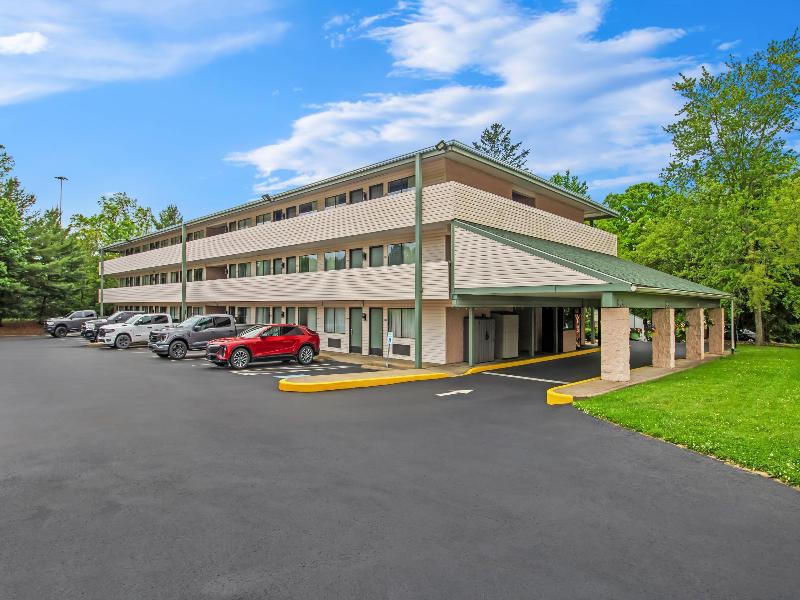 Quality Inn & Suites Gibsonia - Pittsburgh North image