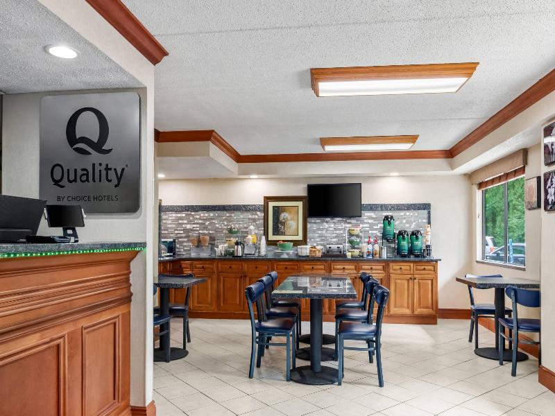 Quality Inn & Suites Gibsonia - Pittsburgh North image