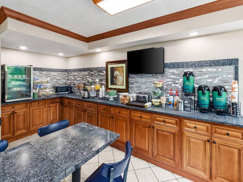 Quality Inn & Suites Gibsonia - Pittsburgh North image