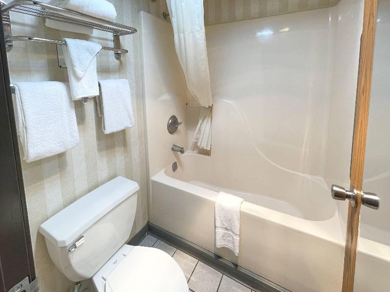 Quality Inn & Suites Gibsonia - Pittsburgh North image