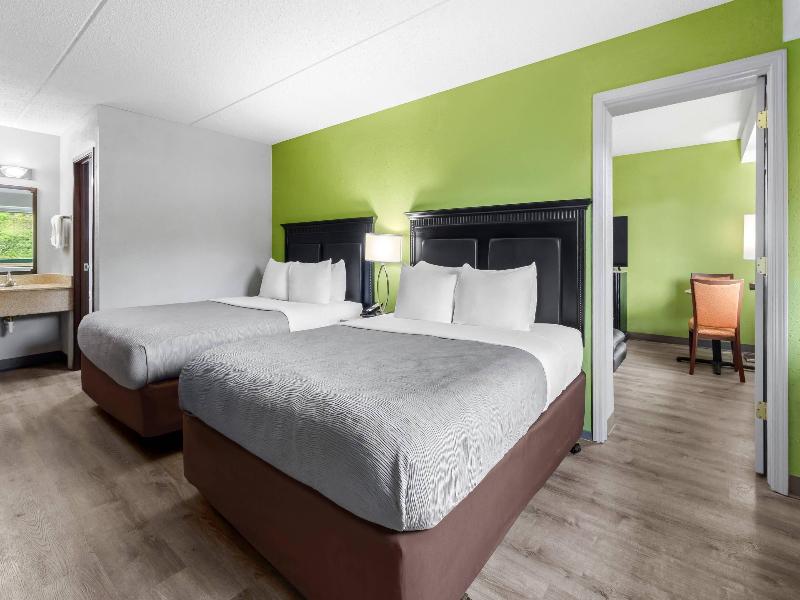 Quality Inn & Suites Gibsonia - Pittsburgh North image