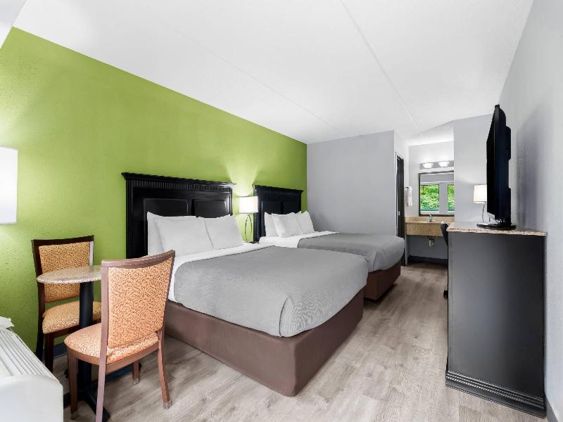 Quality Inn & Suites Gibsonia - Pittsburgh North image