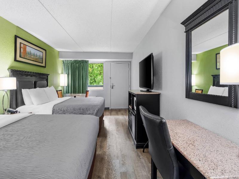 Quality Inn & Suites Gibsonia - Pittsburgh North image