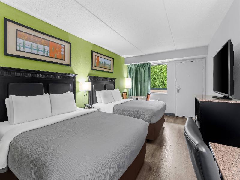 Quality Inn & Suites Gibsonia - Pittsburgh North image
