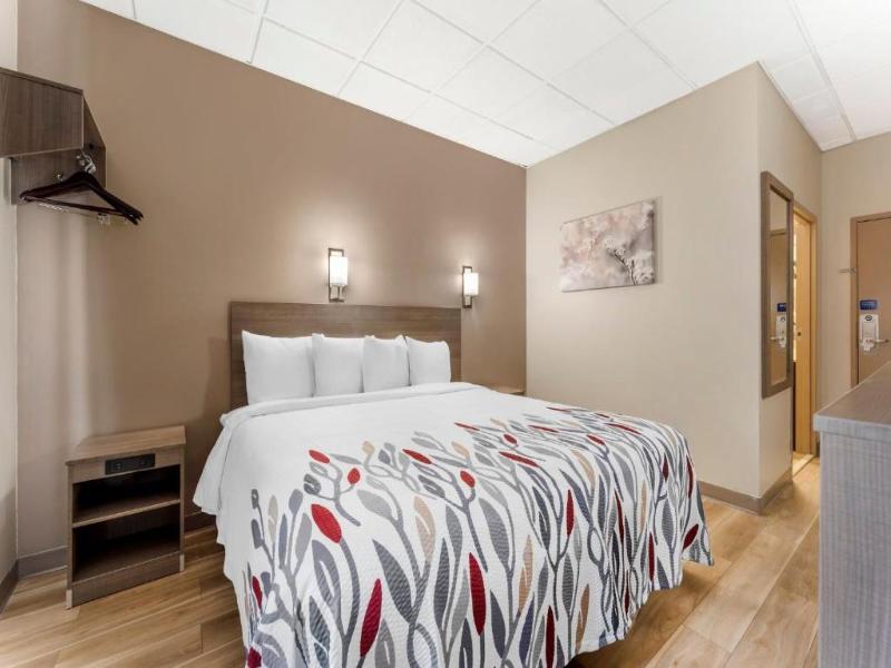 Red Roof Inn Johnstown image