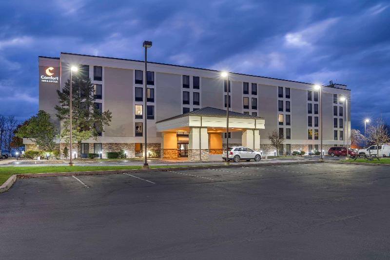 Comfort Inn & Suites Johnstown image