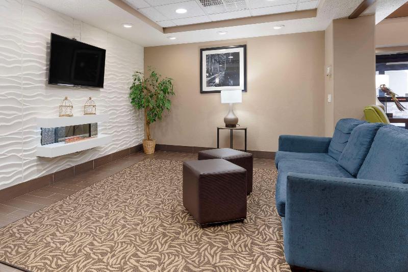 Comfort Inn & Suites Johnstown image