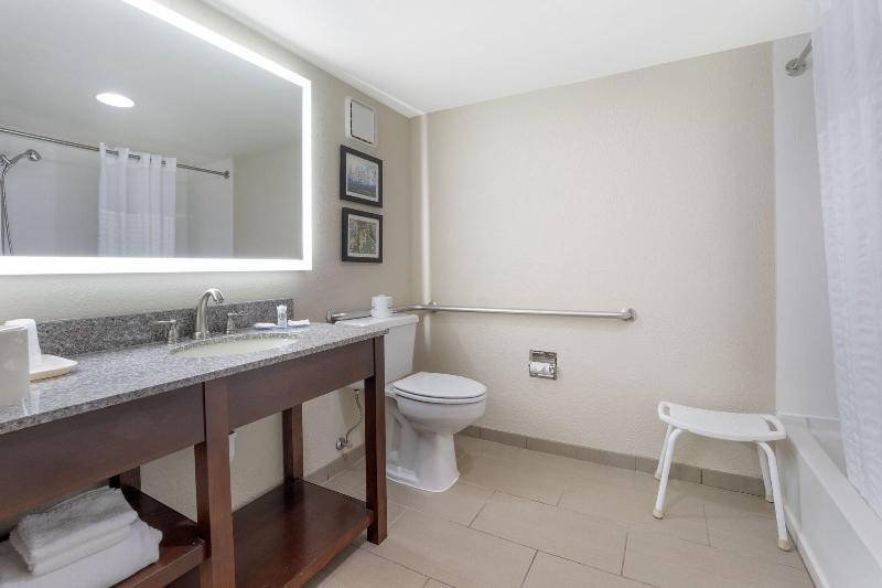 Comfort Inn & Suites Johnstown image