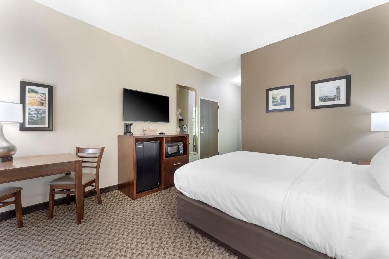 Comfort Inn & Suites Johnstown image