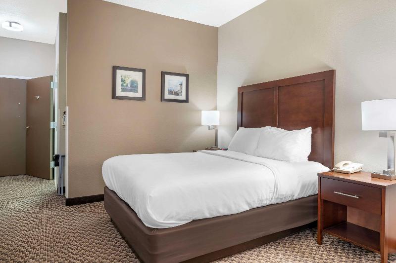 Comfort Inn & Suites Johnstown image