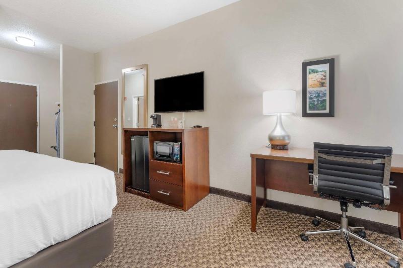 Comfort Inn & Suites Johnstown image
