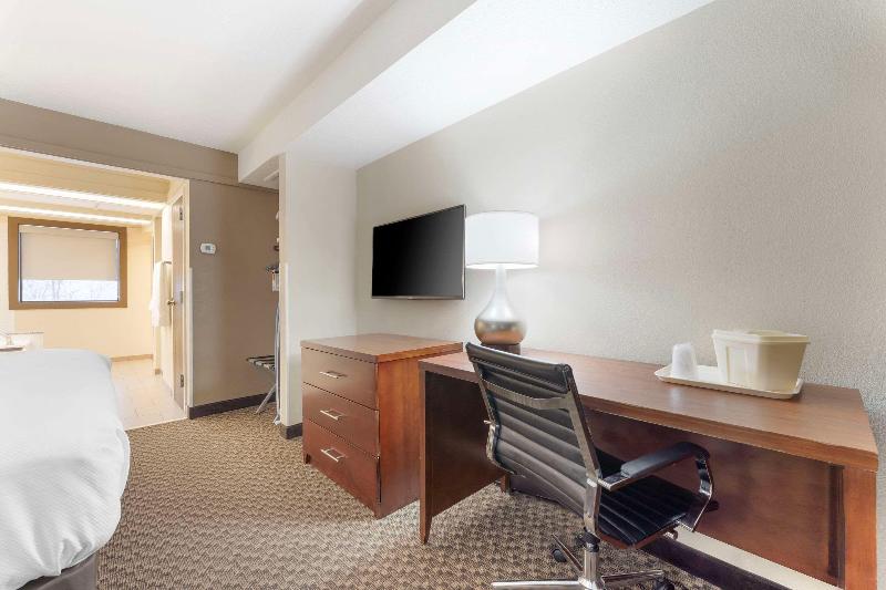 Comfort Inn & Suites Johnstown image