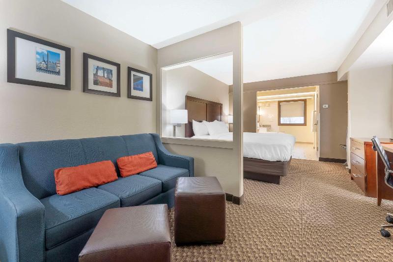 Comfort Inn & Suites Johnstown image