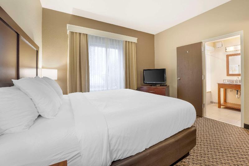Comfort Inn & Suites Johnstown image