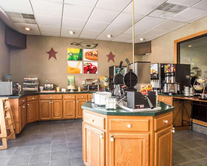 Quality Inn New Columbia-Lewisburg image