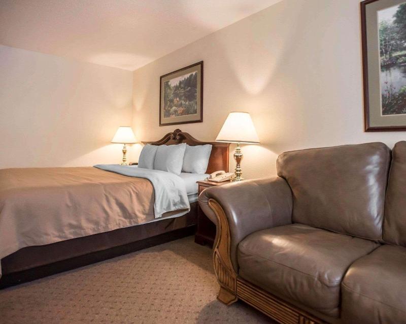 Quality Inn New Columbia-Lewisburg image
