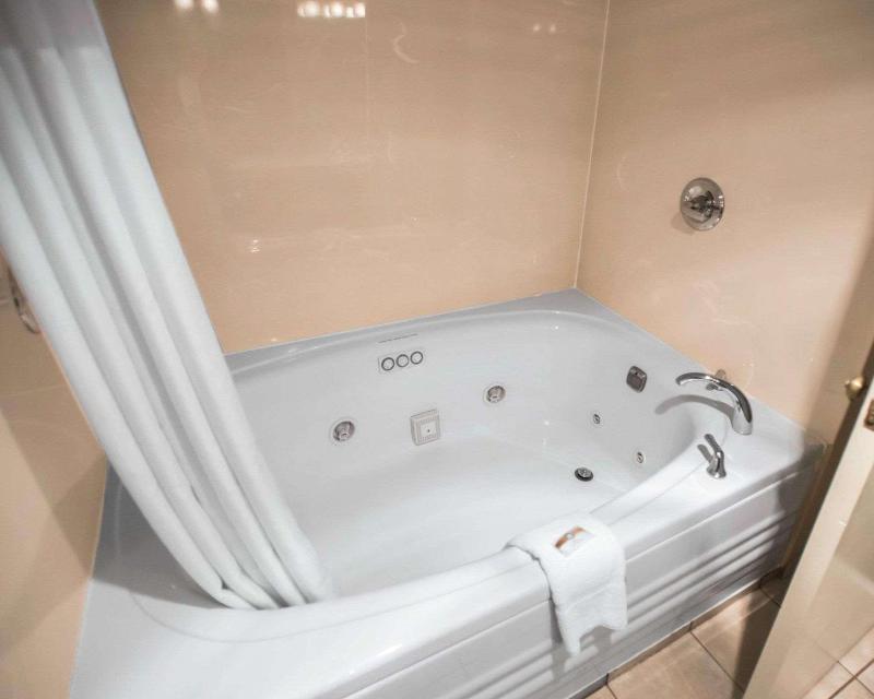 Quality Inn New Columbia-Lewisburg image