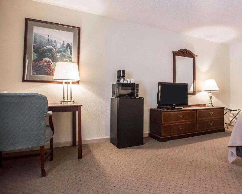 Quality Inn New Columbia-Lewisburg image