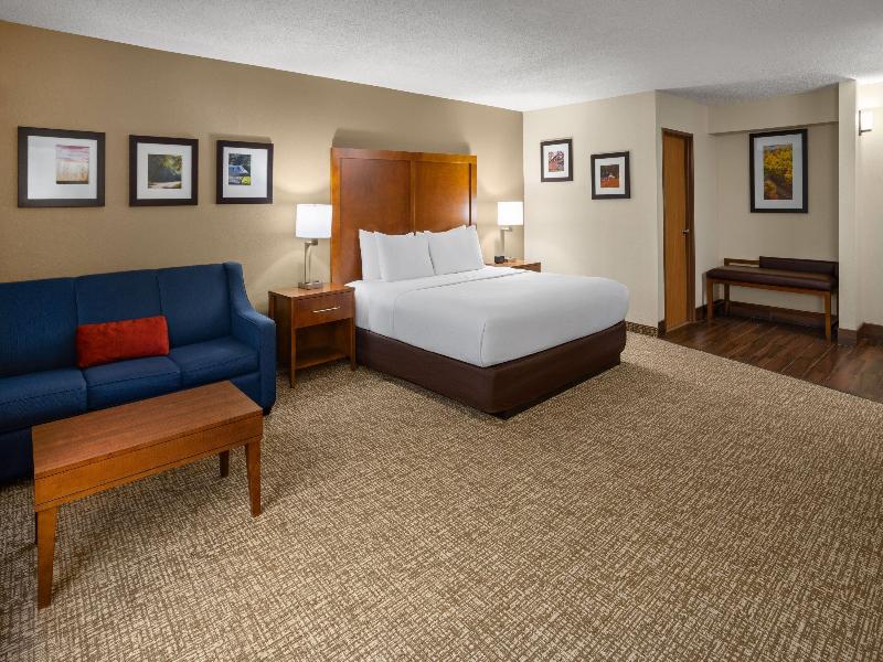 Wingate by Wyndham New Stanton image