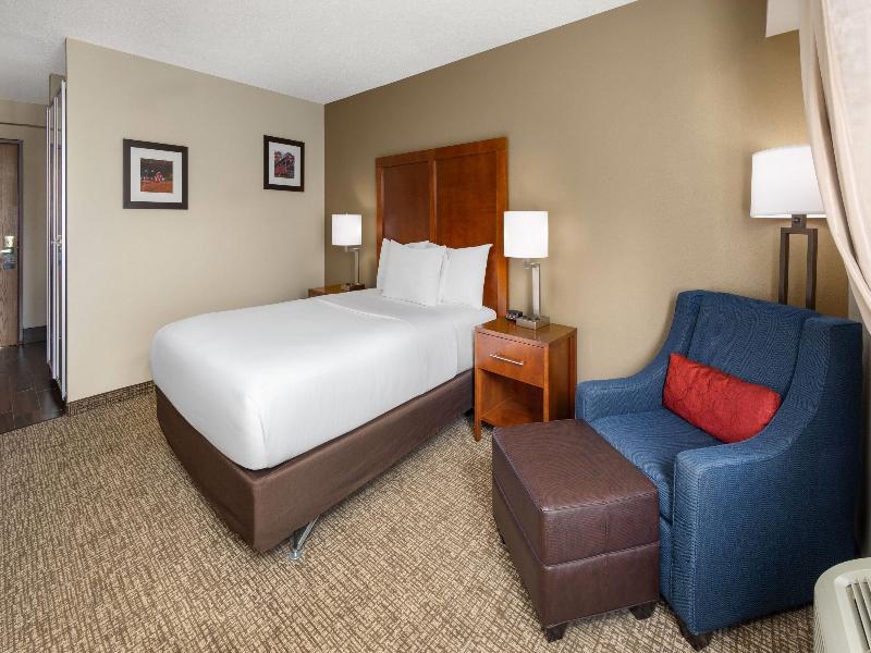 Wingate by Wyndham New Stanton image