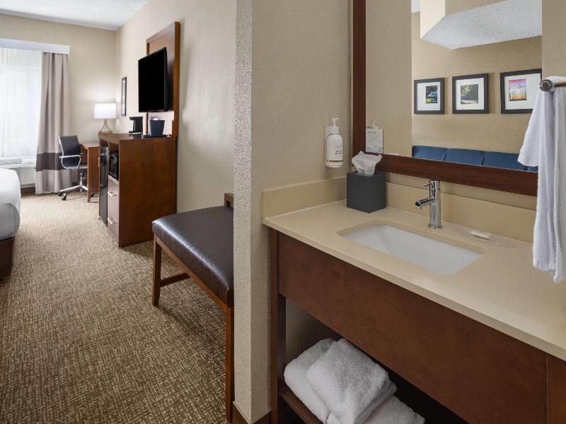Wingate by Wyndham New Stanton image