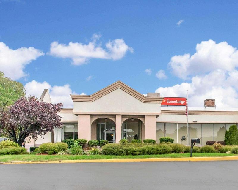 Econo Lodge New Stanton image