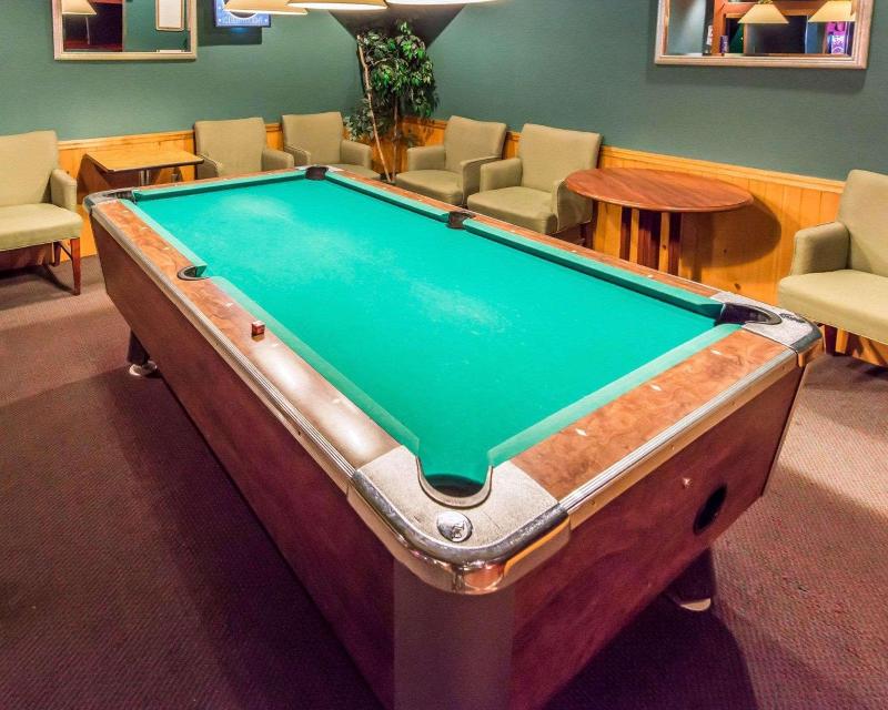 Econo Lodge New Stanton image