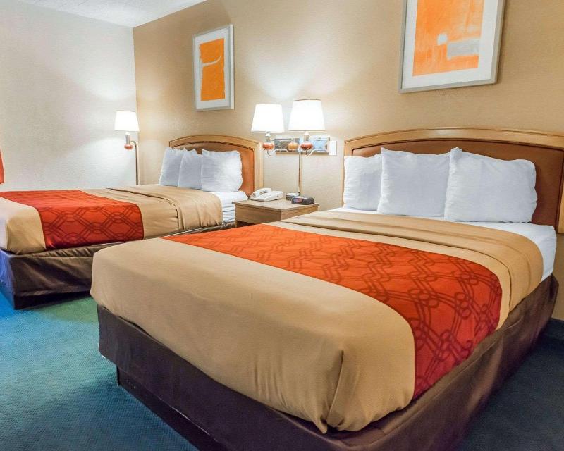 Econo Lodge New Stanton image