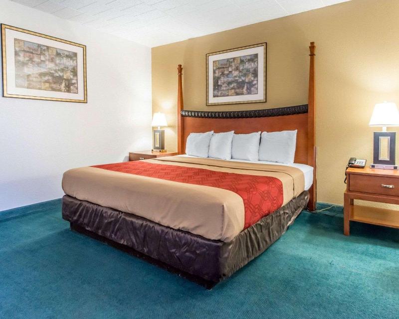 Econo Lodge New Stanton image