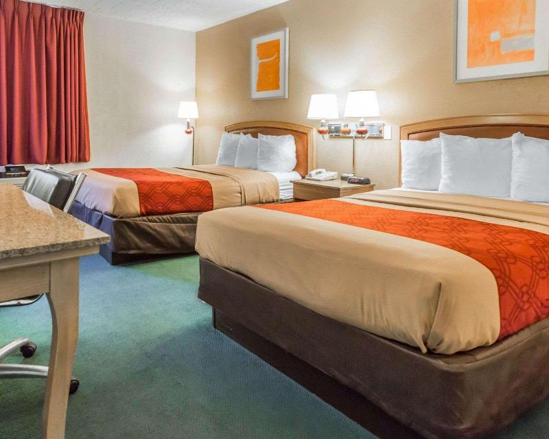 Econo Lodge New Stanton image