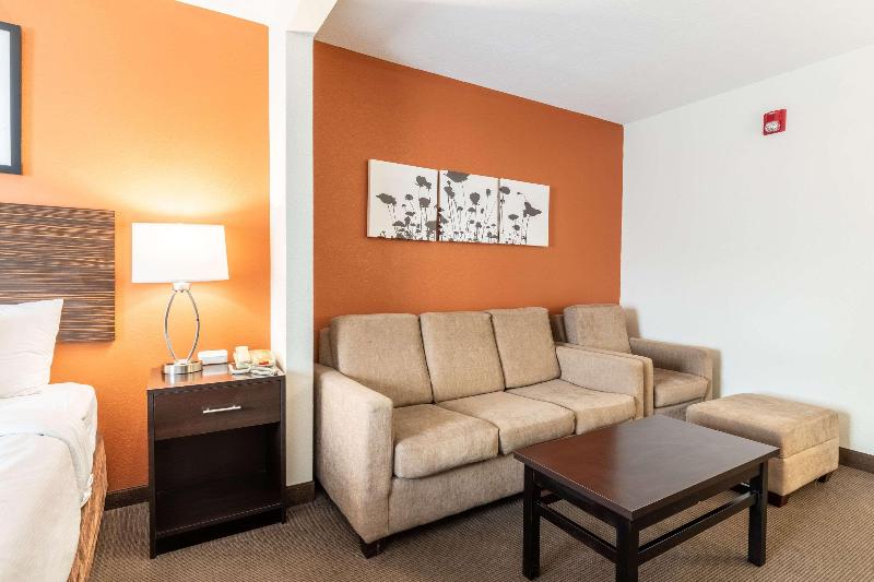 Sleep Inn & Suites Ronks image