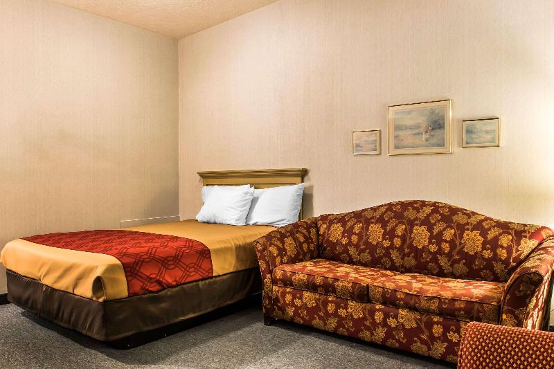 Econo Lodge Inn & Suites image