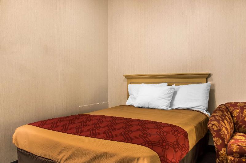 Econo Lodge Inn & Suites image