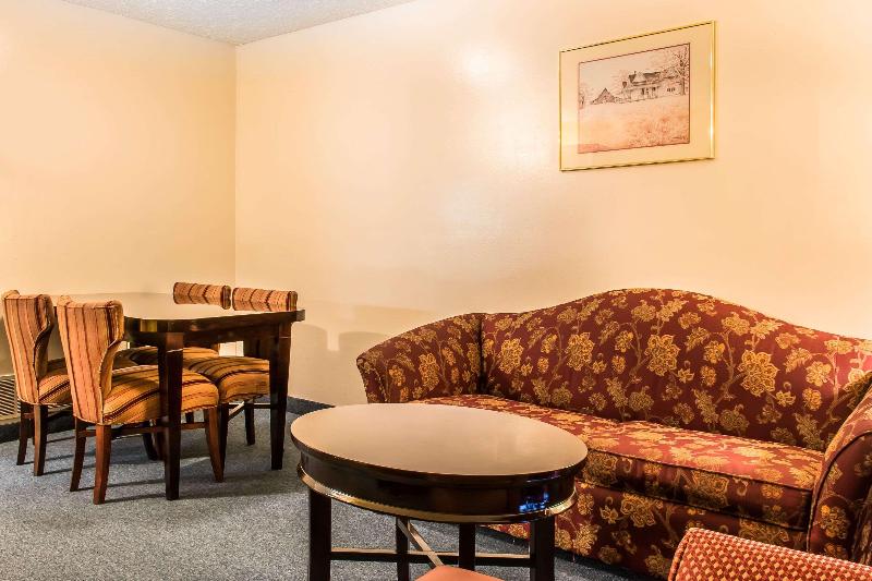 Econo Lodge Inn & Suites image