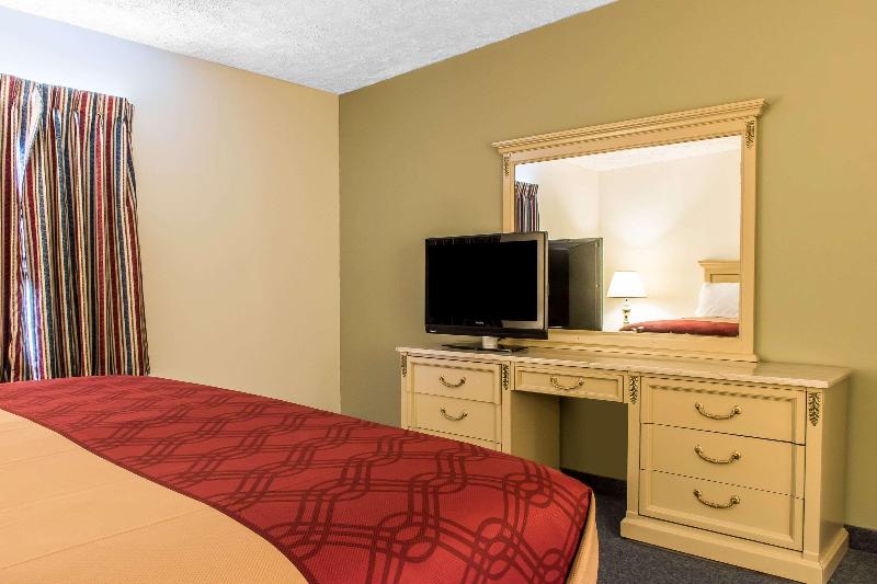 Econo Lodge Inn & Suites image