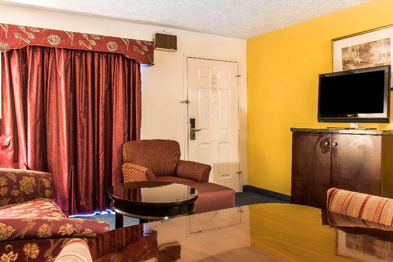 Econo Lodge Inn & Suites image