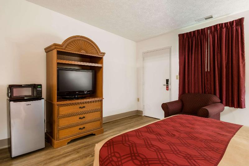 Econo Lodge Inn & Suites image