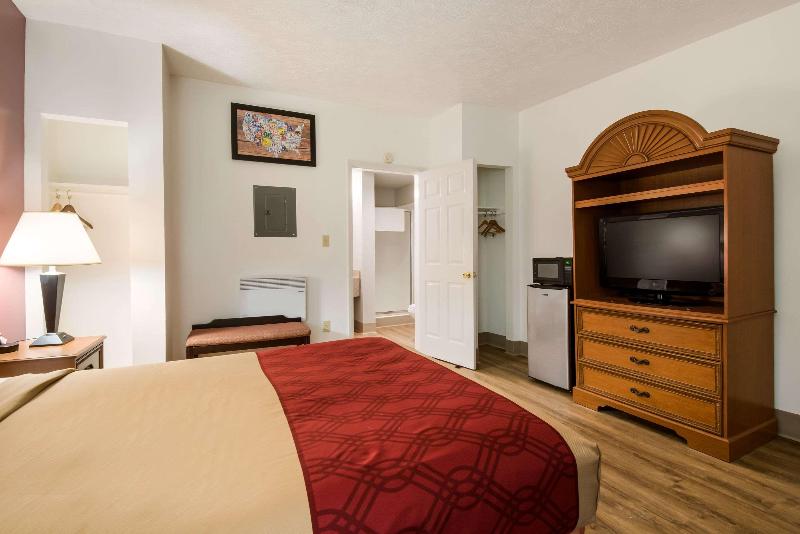 Econo Lodge Inn & Suites image