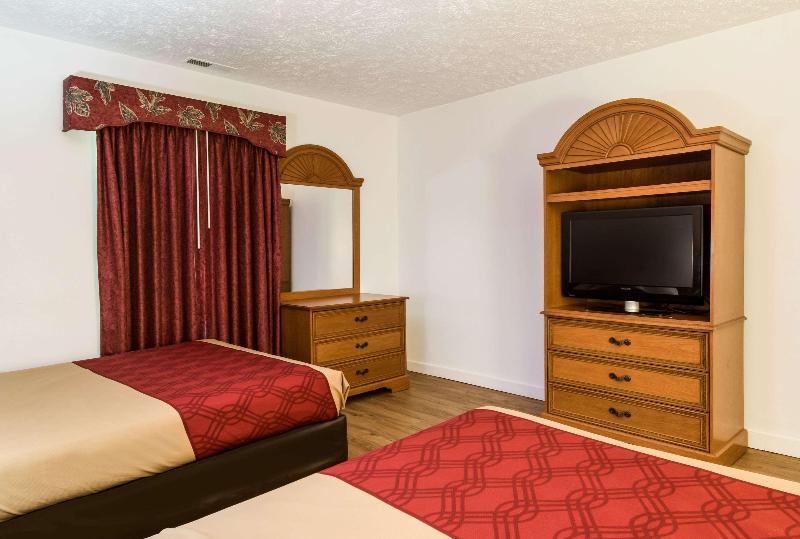 Econo Lodge Inn & Suites image