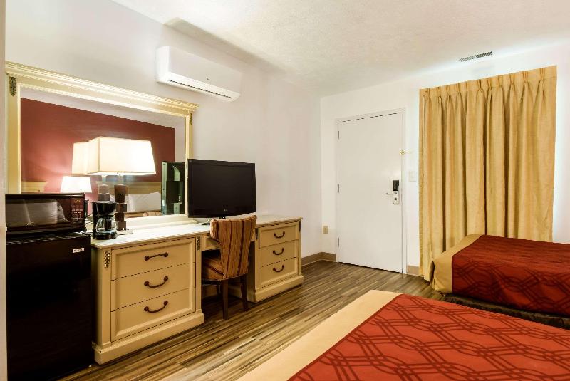 Econo Lodge Inn & Suites image