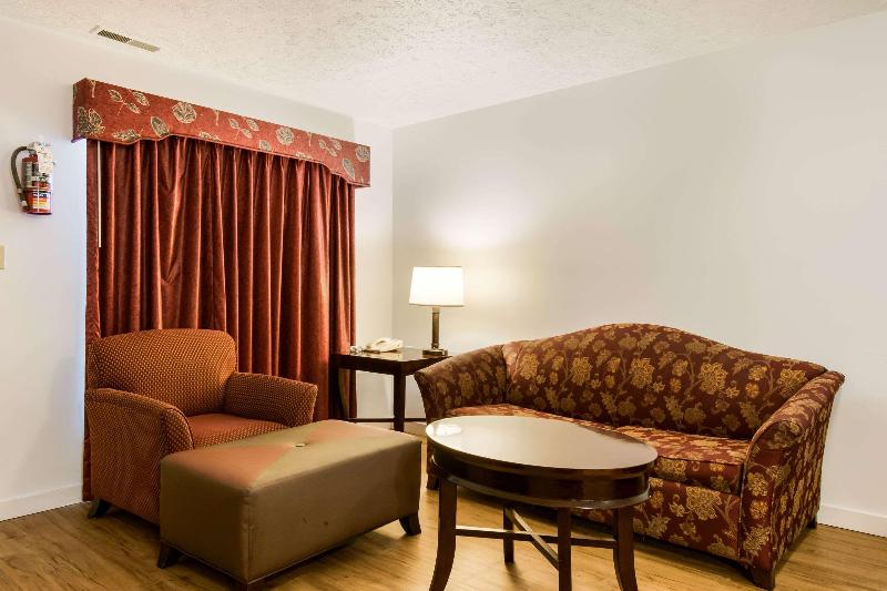 Econo Lodge Inn & Suites image